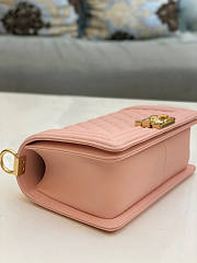 Chanel Boy Bag in Pink Size 25 cm - 3