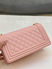 Chanel Boy Bag in Pink Size 25 cm - 4
