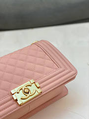 Chanel Boy Bag in Pink Size 25 cm - 6