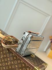Louis Vuitton LV Handle Trunk Size 21 x 15 x 9 cm - 4