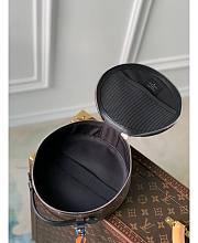 Louis Vuitton Audio Case Size 20 x 20 x 6.5 cm - 6