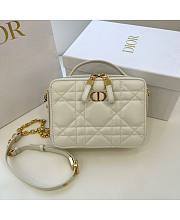 Dior Caro Box Bag With Chain In White Size 18 x 13 x 5 cm - 1