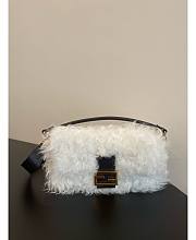 Fendi Baguette Bag Size 15 x 6 x 27 cm - 1