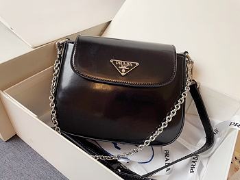 Prada Chain Bag in Black Size 20 x 16 x 6 cm