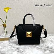 Valentino Garavani Small One Stud Bag Black Size 19 x 16 x 12 cm - 1