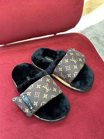 Louis Vuitton LV Wool Slippers 