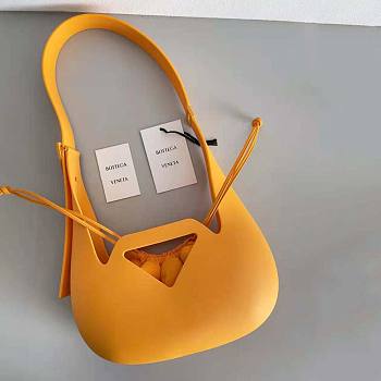 Bottega Veneta Punch Recyclable Rubber Shoulder Bag-Orange Size 17 x 27 x 5 cm