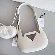Bottega Veneta Punch Recyclable Rubber Shoulder Bag-White Size 17 x 27 x 5 cm - 4