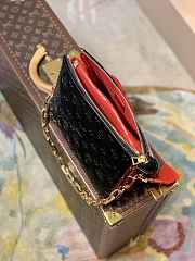 Louis Vuitton Coussin PM Bag Patent Calfskin Black Size 26 x 20 x 12 cm - 5
