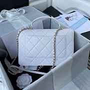 Chanel CC Flap Bag With top Handle Calfskin White Size 25 x 15 x 8 cm - 5