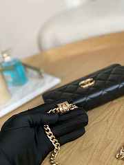 Chanel Flap Phone Holder With Chain Black Lambskin Size 10 × 17.2 × 3.3 cm - 5