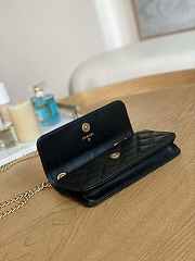 Chanel Flap Phone Holder With Chain Black Lambskin Size 10 × 17.2 × 3.3 cm - 2