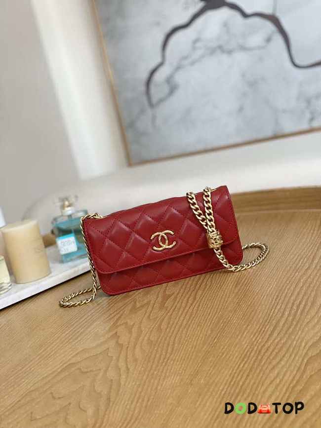 Chanel Flap Phone Holder With Chain Red Lambskin Size 10 × 17.2 × 3.3 cm - 1