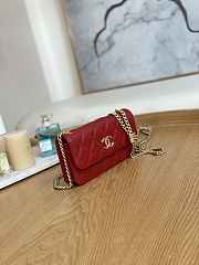 Chanel Flap Phone Holder With Chain Red Lambskin Size 10 × 17.2 × 3.3 cm - 3