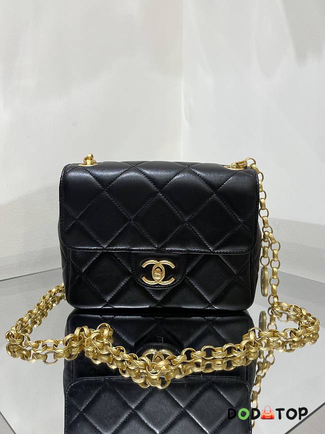 Chanel Flap Chain Bag Black Size 16 x 19.5 x 7 cm - 1