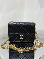 Chanel Flap Chain Bag Black Size 16 x 19.5 x 7 cm - 1