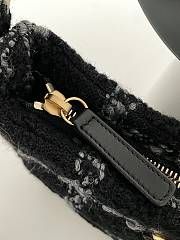 Chanel Hobo Black Underarm Wool Size 24 x 17.5 x 6 cm - 4