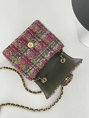 Chanel Flap Chain Bag Size 19 cm - 4