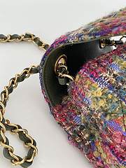 Chanel Flap Chain Bag Size 19 cm - 2