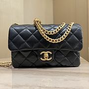Chanel Flap Bag Lambskin Black Size 22 x 14 x 8 cm - 1