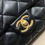 Chanel Flap Bag Lambskin Black Size 22 x 14 x 8 cm - 2