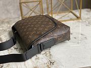 Louis Vuitton Lv Magnetic Messenger Bag Size 31.5 x 22 x 8 cm - 6