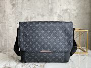 Louis Vuitton Explorer Medium Messenger Bag Size 38 x 31 x 12 cm - 1