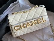 Chanel Vintage Classic Medium White Bag Size 15 x 21 x 8 cm - 3