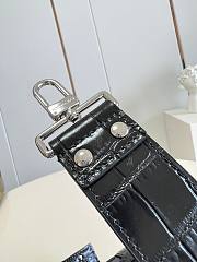  Louis Vuitton Papillon BB Bag Black Size 19 x 9 x 9 cm - 4