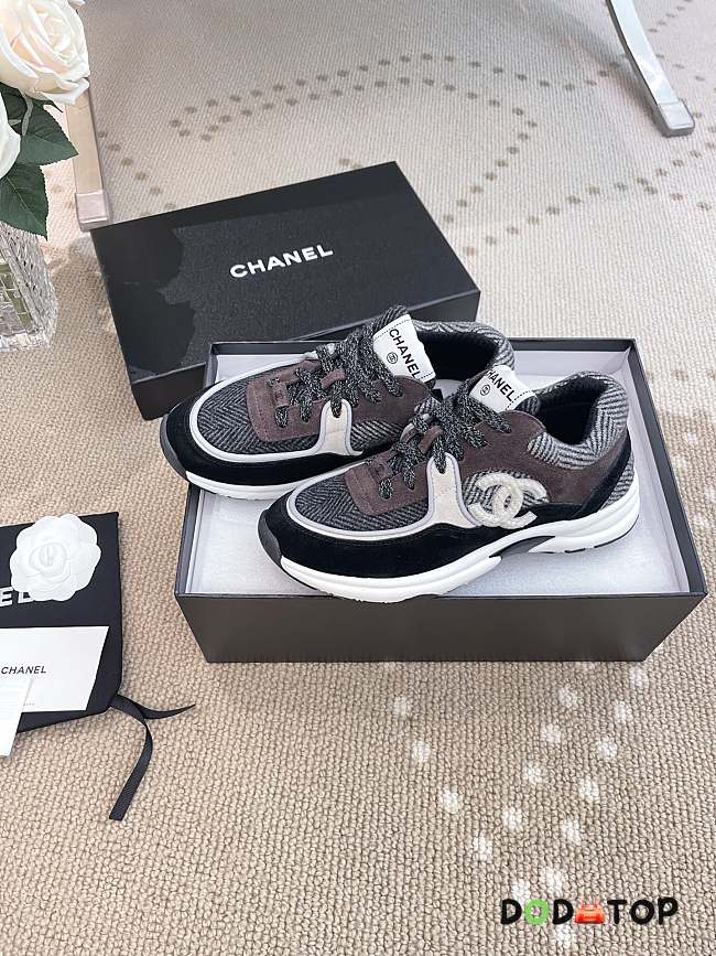 Chanel Sneakers 10 - 1