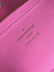 Louis Vuitton Pochette Coussin Pink Size 20 x 14 x 8 cm - 3