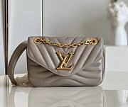 Louis Vuitton New Wave Chain Bag PM Taupe Size 21 x 12 x 9 cm - 1