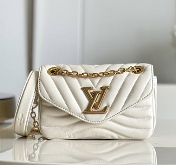 Louis Vuitton New Wave Chain Bag PM White Size 21 x 12 x 9 cm