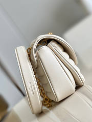 Louis Vuitton New Wave Chain Bag PM White Size 21 x 12 x 9 cm - 5