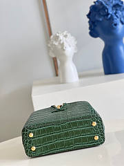 Louis Vuitton Capucines Mini Green Size 21 x 14 x 8 cm - 4