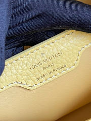 Louis Vuitton Capucines MM 05 Size 31.5 x 20 x 11 cm - 2