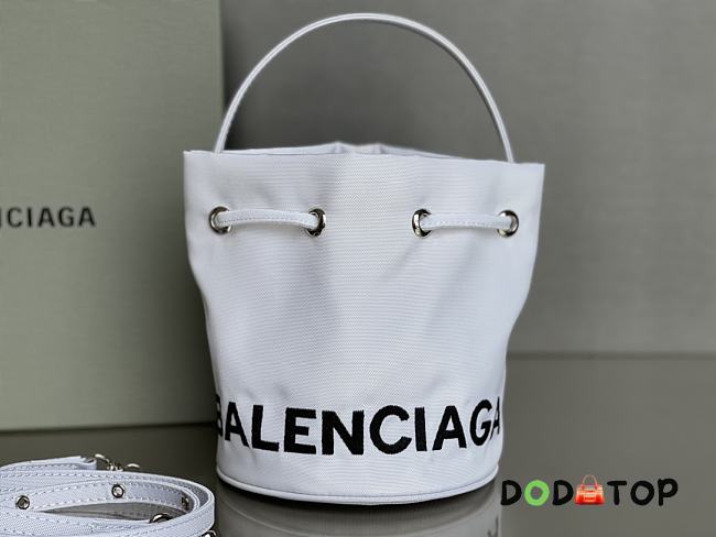 Balenciaga Canvas Bucket Bag White Size 21 x 18 x 15 cm - 1
