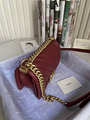 Chanel Boy Bag Cheveron In Dark Red Gold Hardware Size 20 cm - 3