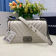 Chanel Boy Bag Cheveron In White Silver Hardware Size 25 cm - 1