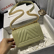 Chanel Boy Bag Caviar Green Gold Hardware Size 20 cm - 4