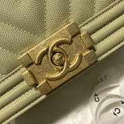 Chanel Boy Bag Caviar Green Gold Hardware Size 25 cm - 3