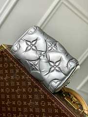 Louis Vuitton M20973 Speedy Bandouliere 25 Handbag Silver - 6