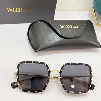 Valentino Glasses 