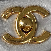 Chanel Flap Handle Bag Grey Size 20.5 x 15 x 8 cm - 5