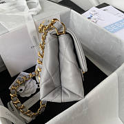 Chanel Flap Handle Bag Grey Size 20.5 x 15 x 8 cm - 4