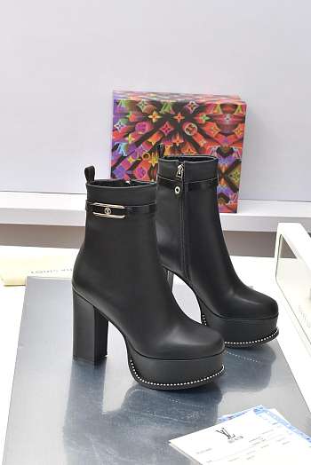 LV Boots 17