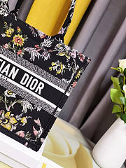 Dior Book Tote Medium Size 36 x 27.5 x 16.5 cm - 4
