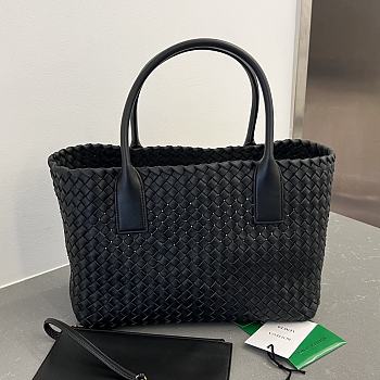 Botega Venata Cabat Small Shopping Bag Black Size 32 x 23 x 16 cm