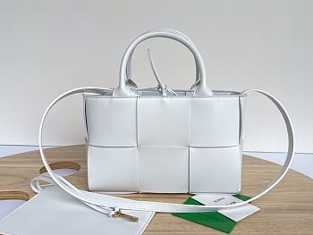 Botega Venata Mini Arco Tote Bag White Size 25 x 16 x 8 cm