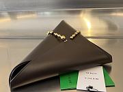 Botega Venata Triangle Clutch 01 Size 40 x 21 x 2 cm - 4